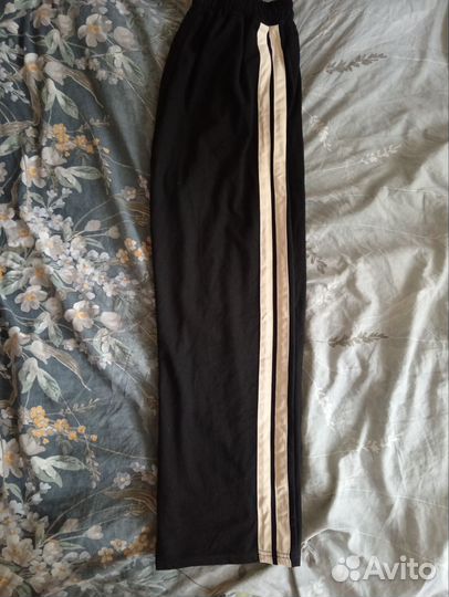 Штаны с лампасами широкие