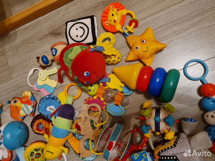 Игрушки пакетом много 0+
