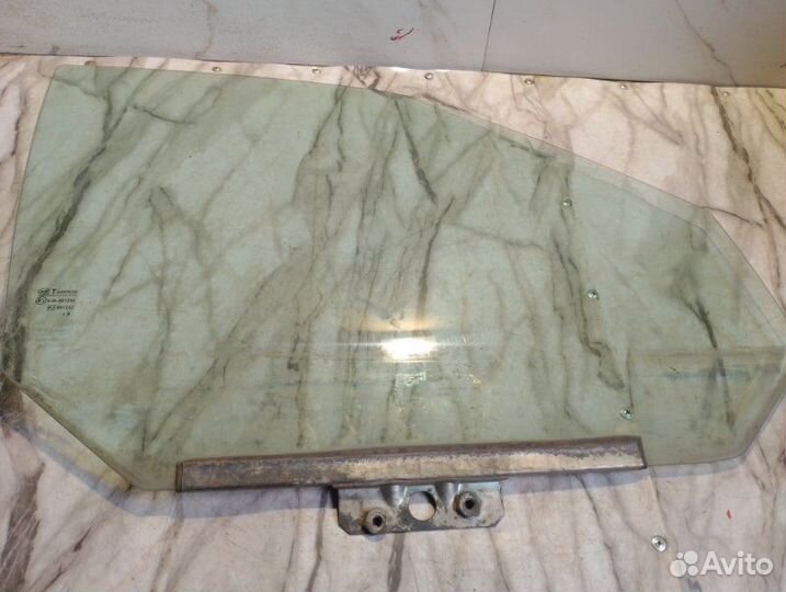 Стекло двери передней правой LADA Приора