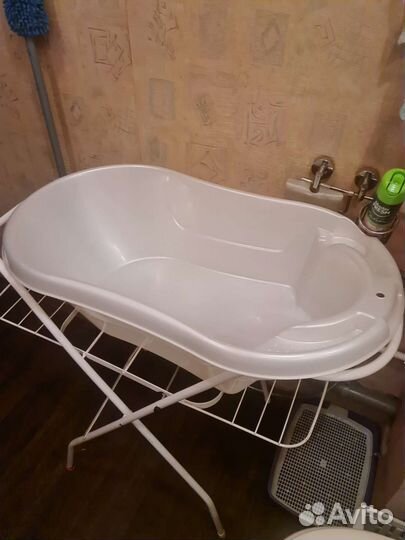 Ванночка для купания с подставкой