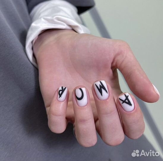 Маникюр с покрытием гель-лаком