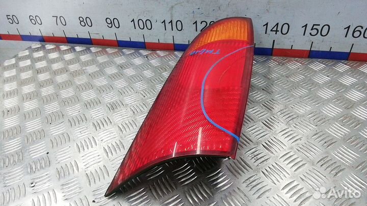 Фонарь задний правый Ford Focus 2001