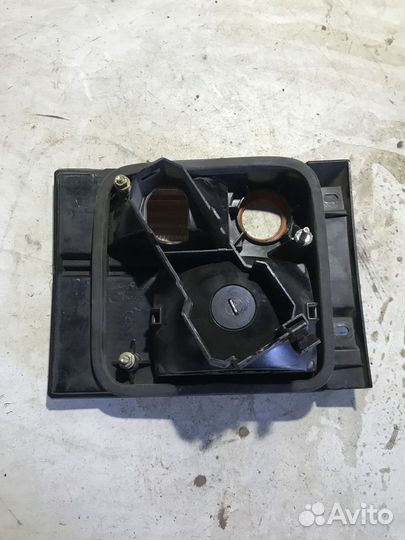 Фонарь правый внутренний Volkswagen Vento