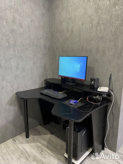 Компьютерный стол новый Game