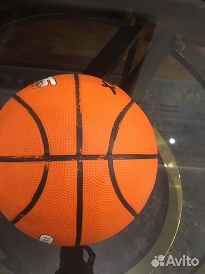 Баскетбольный мяч