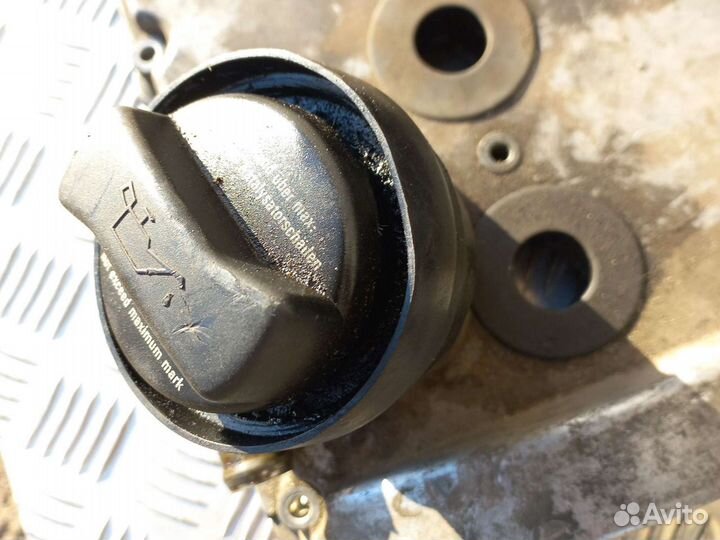 Audi/VW 1,8 20V AGN крышка 06а103475р клапанов