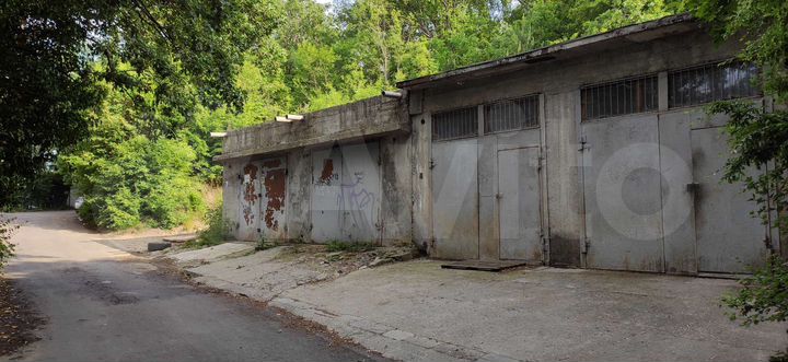 Гараж, > 30 м²