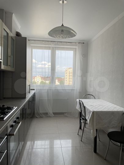 2-к. квартира, 60 м², 6/10 эт.
