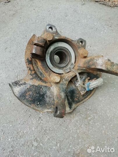 Продам поворотный кулак правый на чери фора