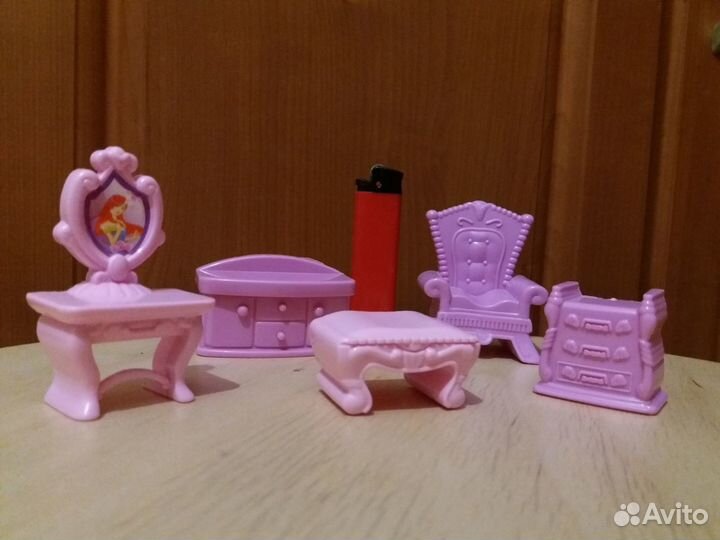 Мебель для кукол и куколка