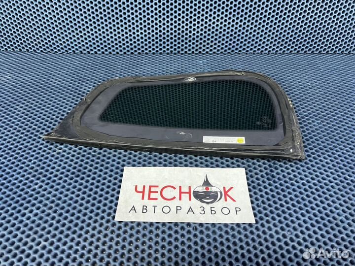 Стекло боковое заднее правое VW Tiguan NF 06-11