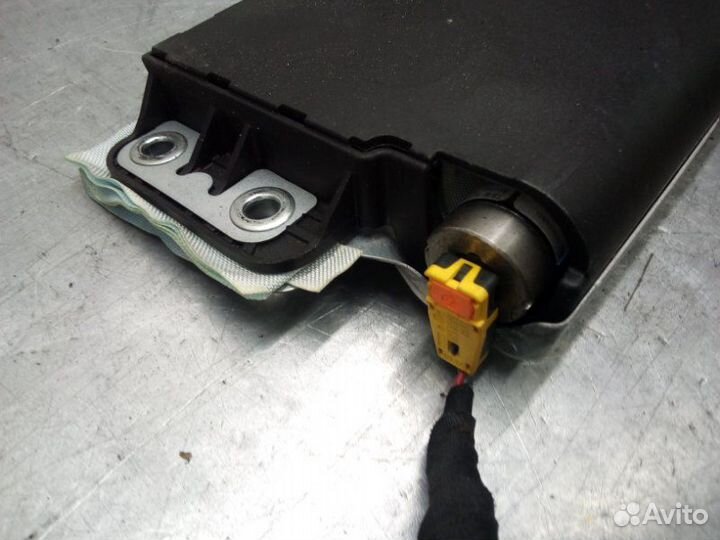 Подушка безопасности ног водителя Skoda Yeti