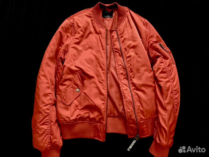 Бомбер укороченный Bershka