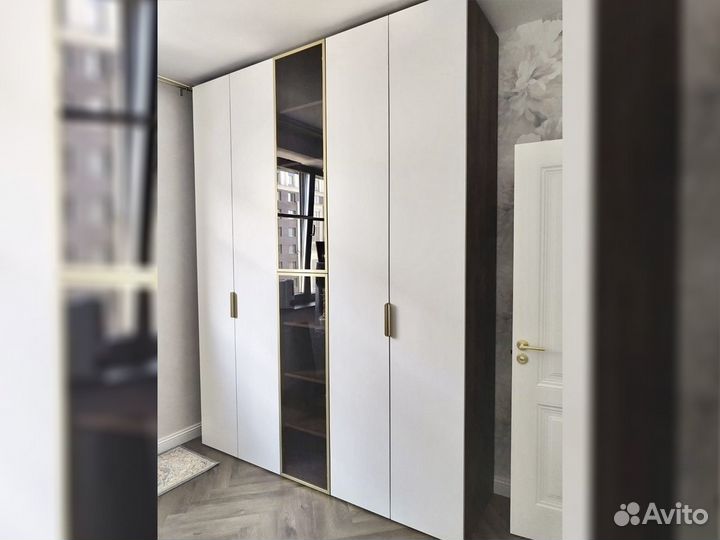 Шкаф распашной