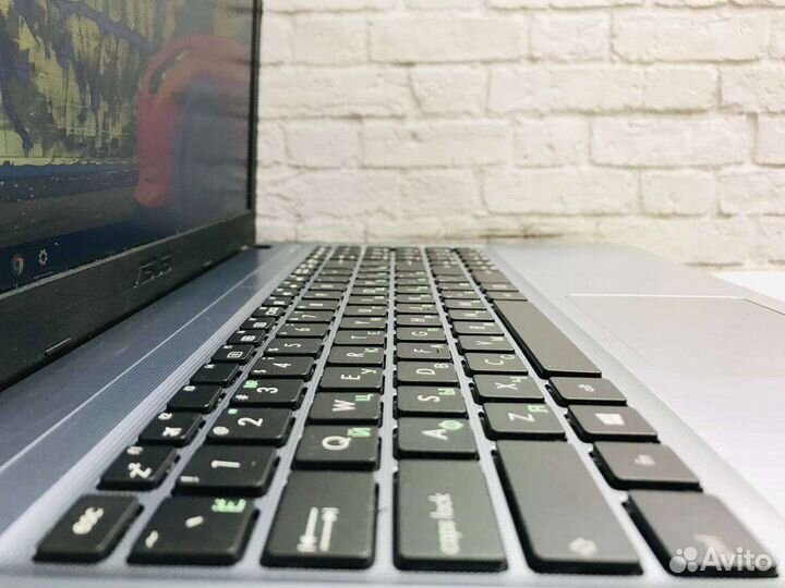 Ноутбук asus