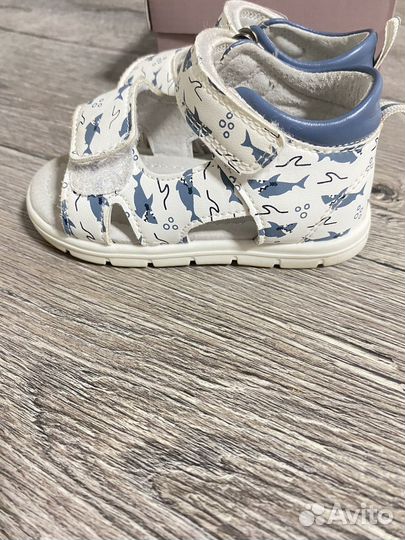 Сандали детские