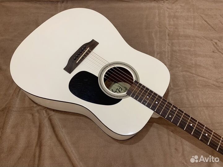 Акустическая гитара