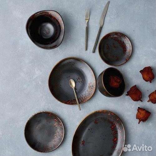 Набор тарелок черные фарфоровые Petye Amazon