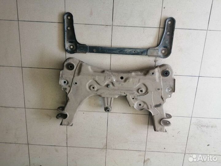 Подрамник Рено Кангу 2