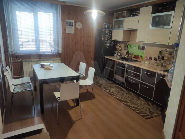 Дом 184 м² на участке 13 сот.