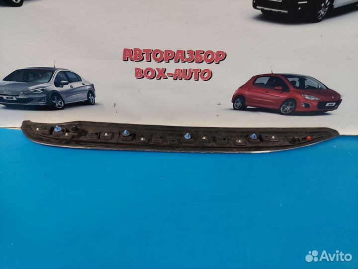 Молдинг крыши правый Peugeot 2008 2014