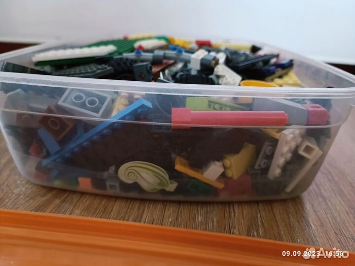 Коробка с lego