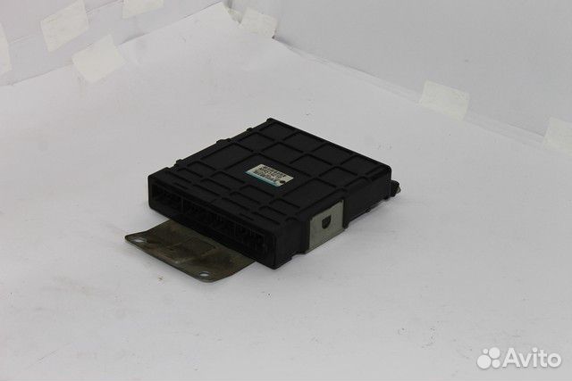 Блок управления двигателем Mitsubishi Carisma