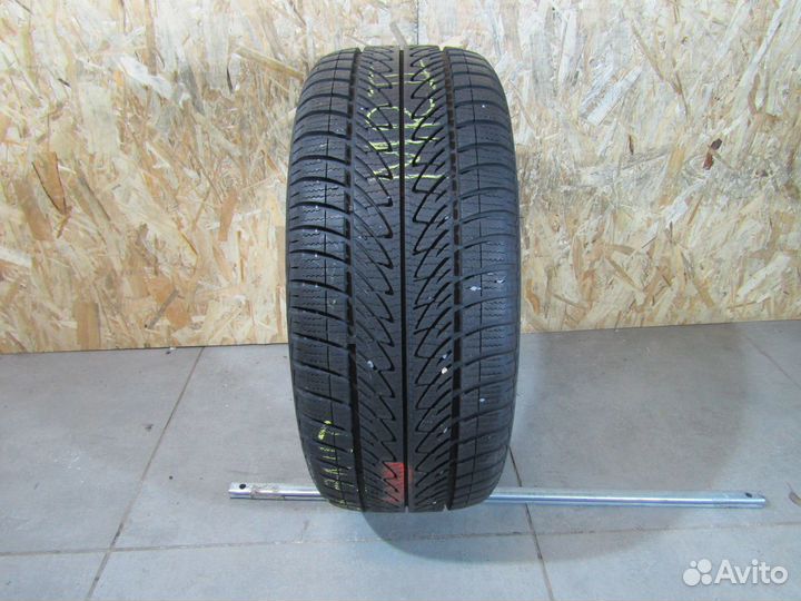 Goodyear UltraGrip 8 225/40 R18