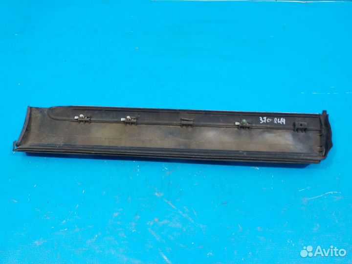 Молдинг двери задней левой volkswagen Touareg 1 (7