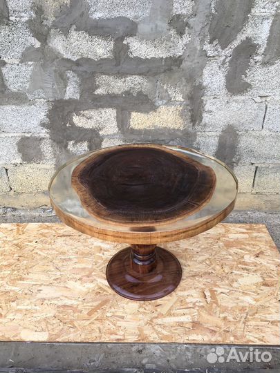 Журнальный (кофейный) столик ручной работы