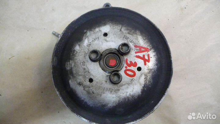 Помпа со шкивом Ауди А6 А7 А8 3.0 CGW