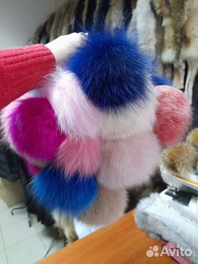 Меховые помпоны на шапки, валеши