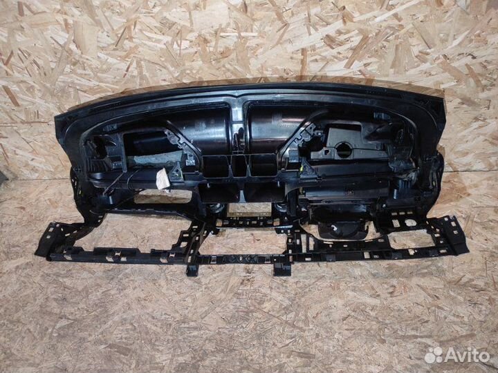 Торпедо для Peugeot Partner B9 DV6 9HZ 2010