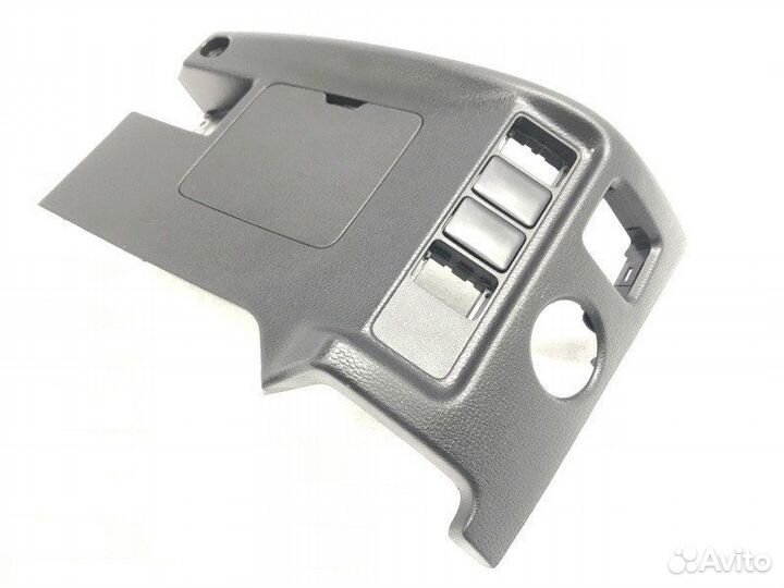 Накладка на торпедо левая Mitsubishi Pajero Sport