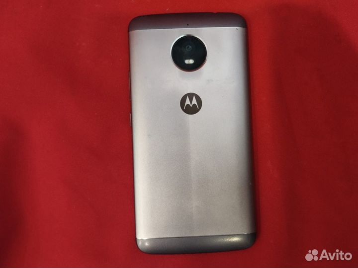 Motorola Moto E4 Plus, 3/32 ГБ