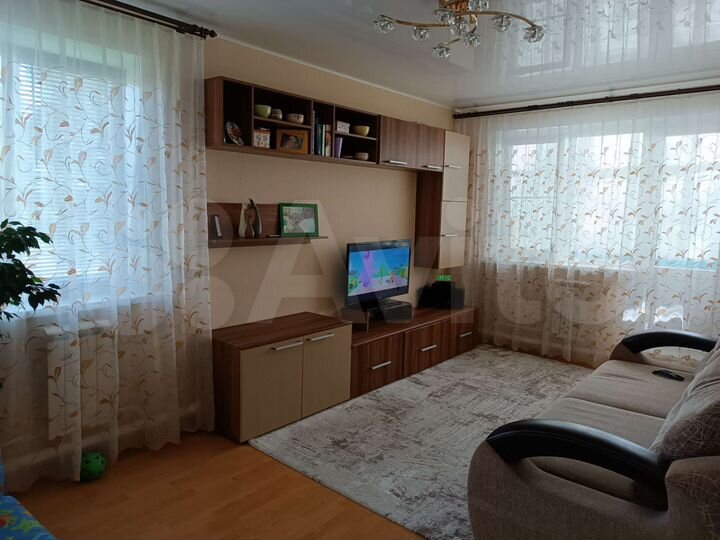 2-к. квартира, 43 м², 3/3 эт.