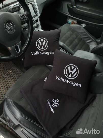Автомобильный набор Volkswagen: 2 подушки и плед