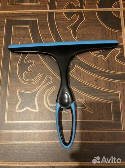 Водосгон и щетка сметка