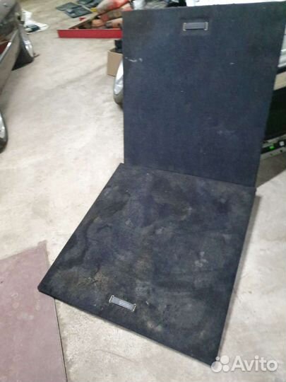 Полка задняя в багажнике на ренж ровер вог 3