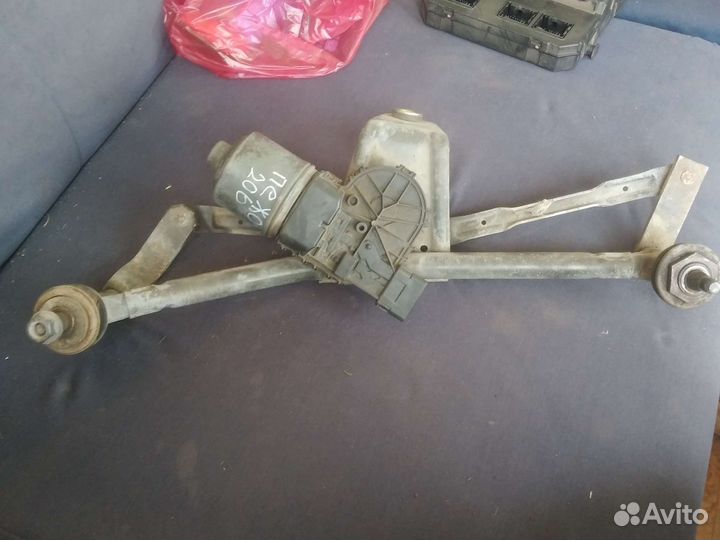 Трапеция дворников Пежо 206