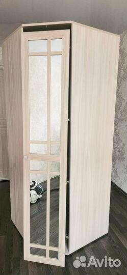 Угловой шкаф с зеркалом бу