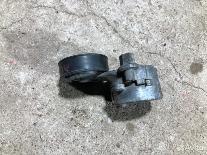 Натяжитель ремня генератора Audi A8 D2/4D 4.2 AUW