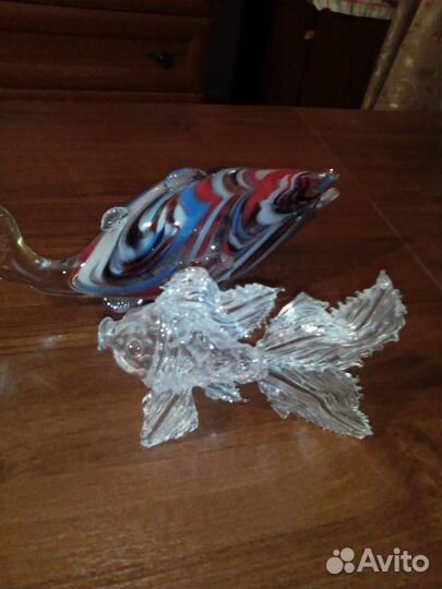 Хрустальная и из цветного стекла рыбки