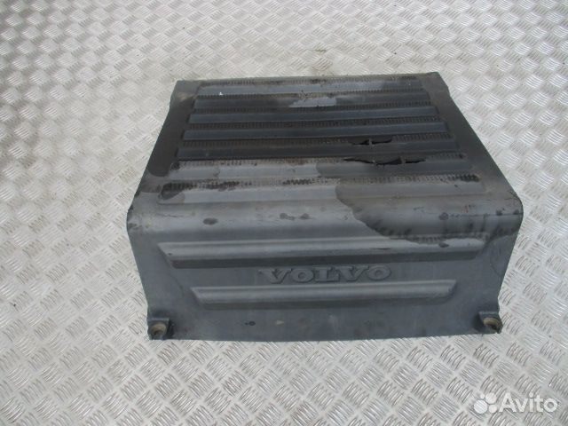 Крышка ящика акб Volvo 20518311
