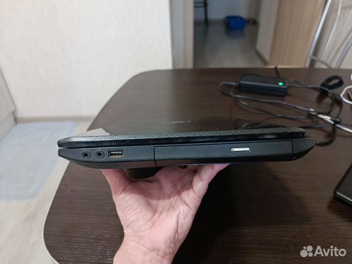 Ноутбук DNS / i5-2430M / GT 540M / 4GB / 320GB