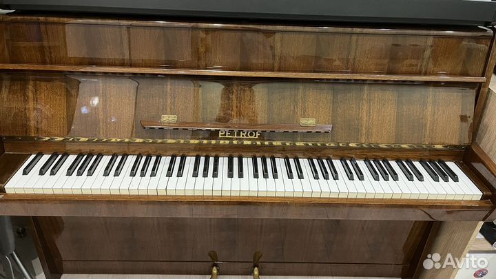 Пианино Petrof