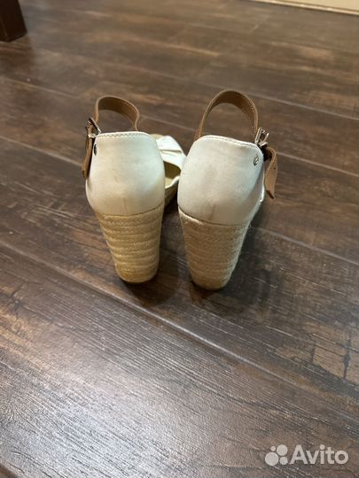 Tommy hilfiger босоножки 38