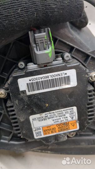 Фара (передняя) правая Nissan Elgrand