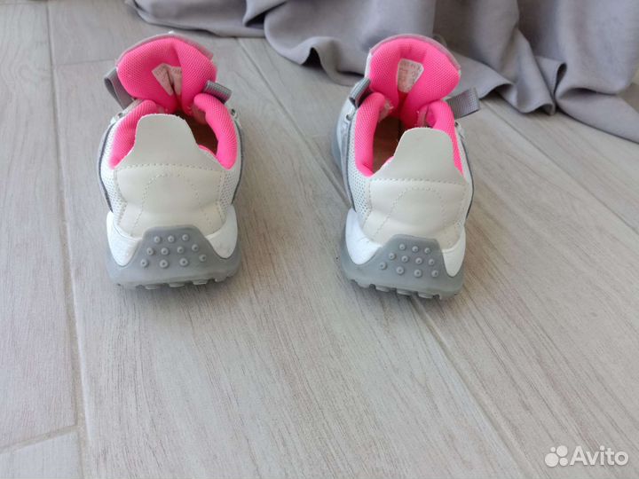 Кроссовки для девочки 35 размер