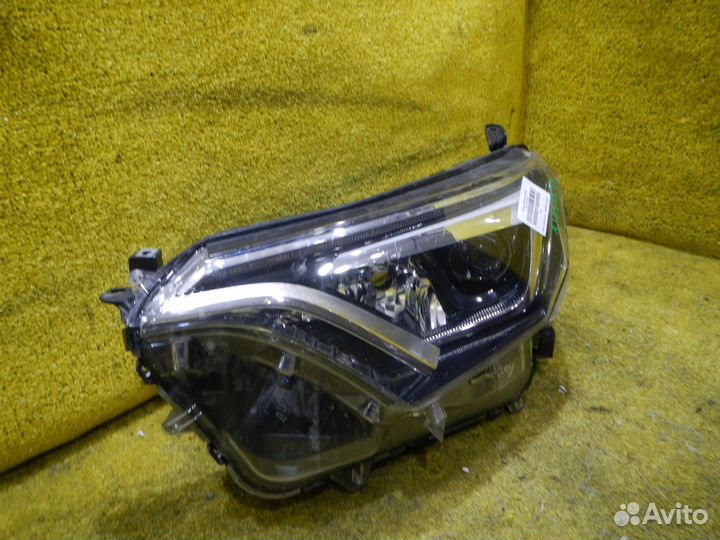 Фара левая Toyota RAV4